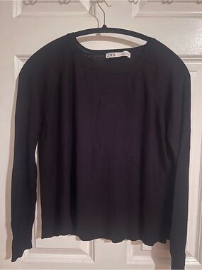 Zara  Women’s lightweight Black Crewneck Sweater